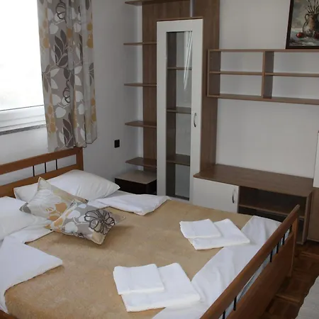 Vintijan 아파트 풀라