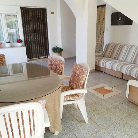 Vintijan Apartman Póla