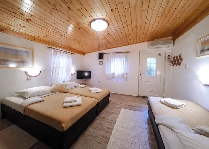 Vintijan Apartman Póla